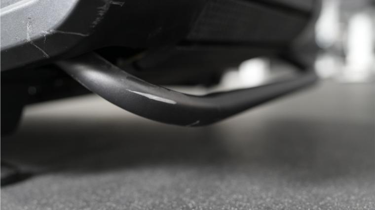 The rear handle on the AssaultRunner Elite.