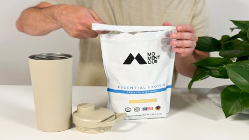 Momentous Grass-Fed Whey Protein Isolate Review (2025): An Expert-Tested Protein That’s Easy on the Stomach, Hard on the Wallet