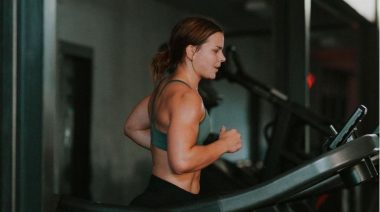 Mal O’Brien’s Full Day of Eating & Why She Doesn’t Track Macros