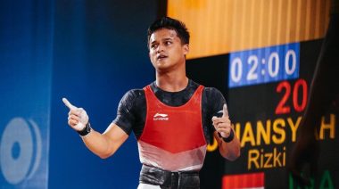 Rizki Juniansyah Is the Second-Best Jerker in Weightlifting History